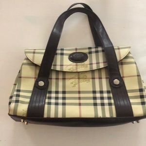 vintage burberry bag!